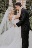 The Unique OUE Skyspace Los Angeles Wedding was Inspired by the Landscape of the Groomâ€™s Home in Australia